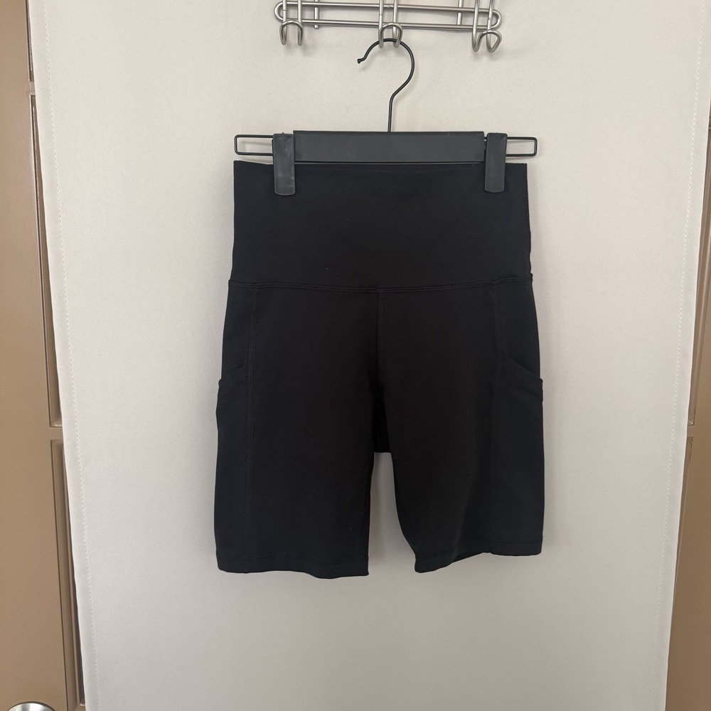 Offline By Aerie Womens Small Black The Hugger Bike Shorts Side Pockets Athletic